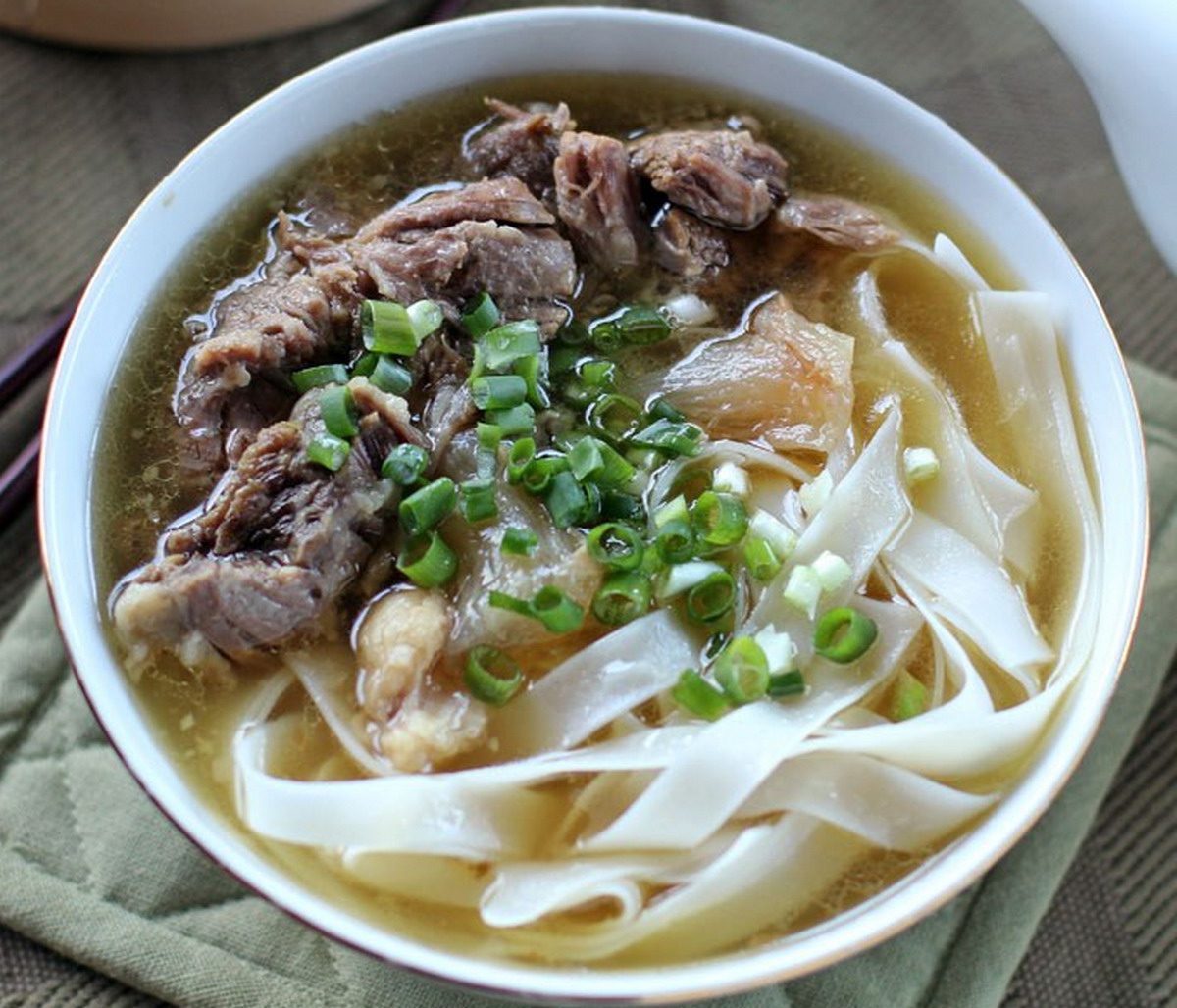 Order 42. Wide Noodle Soup food online from Sea Thai store, Seattle on bringmethat.com