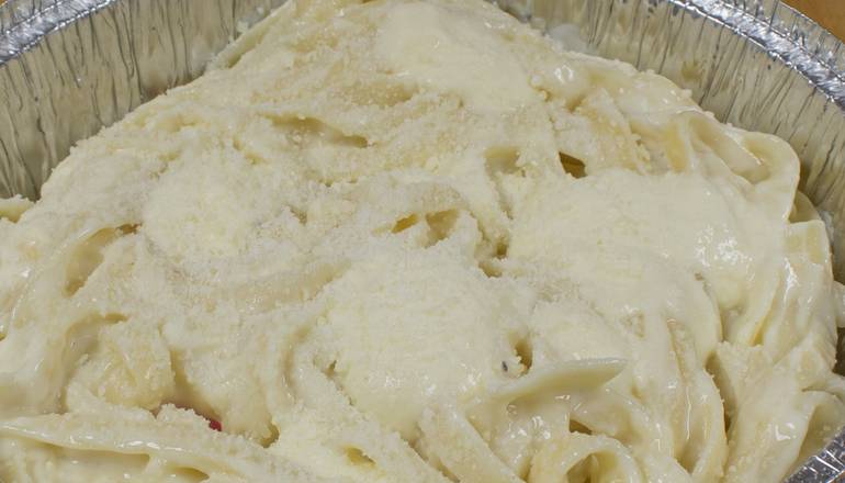 Order Fettuccine Alfredo Bucket food online from Amato's store, Scarborough on bringmethat.com