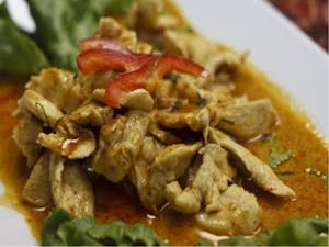 Order C26. Panang Curry แกงพะแนง food online from Amazing Thai Cuisine store, Broken Arrow on bringmethat.com