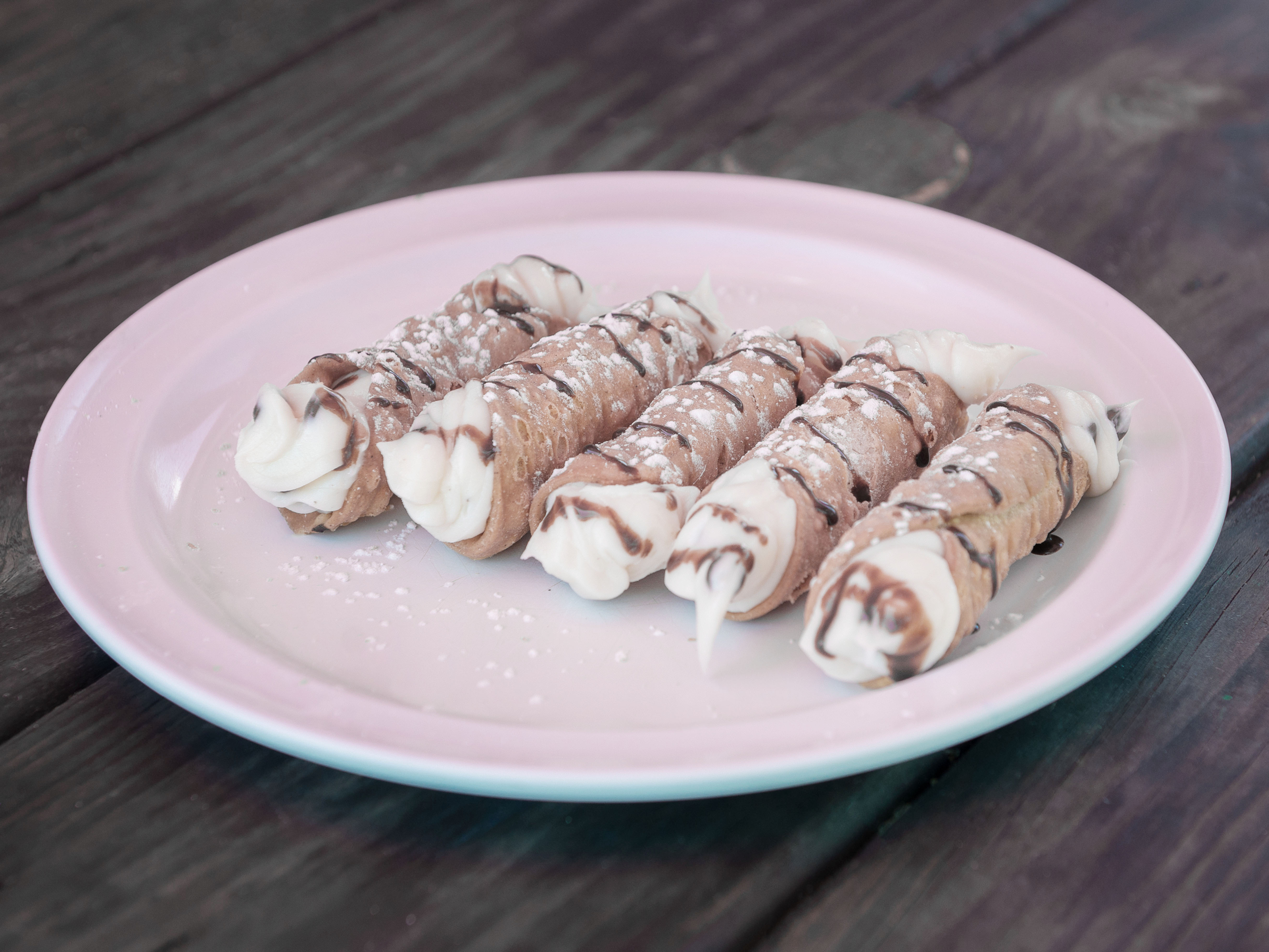 Order 5 Mini Cannolis food online from Big Louies Pizzeria store, Hollywood on bringmethat.com