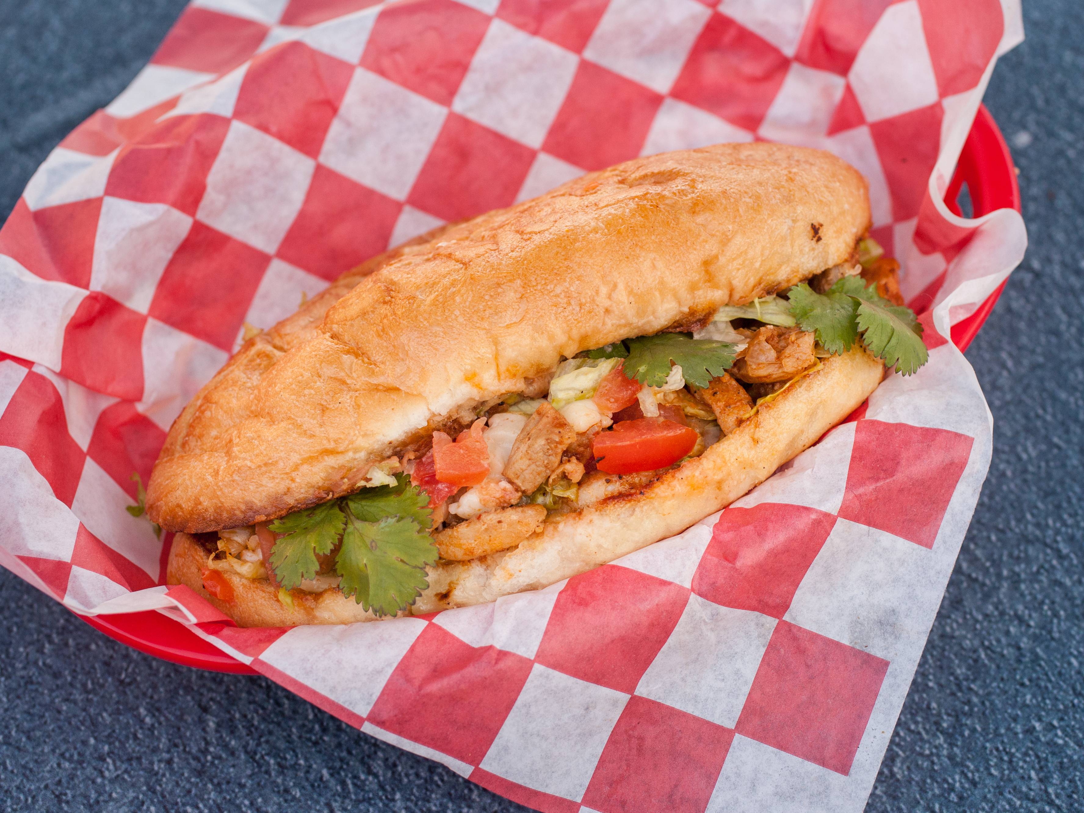 Order Pollo Torta food online from Taqueria Y Mariscos Madrigal store, Chino on bringmethat.com