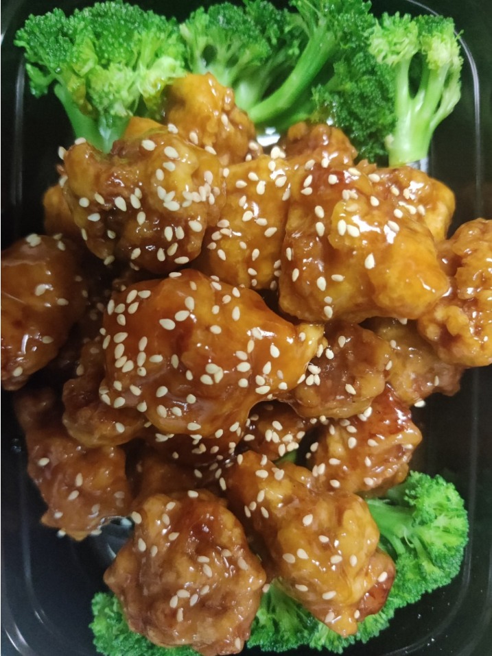 Order Sesame Chicken food online from Chang's Chinese Restaurant store, Tuscaloosa on bringmethat.com