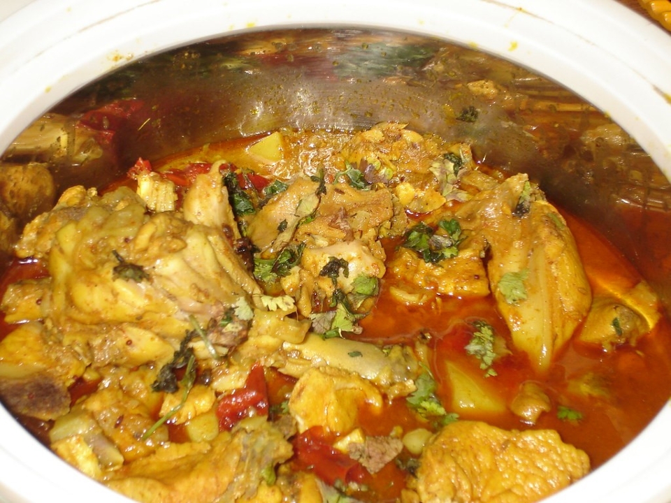 Order Andhra Chicken Curry Only food online from Pastries N Chaat store, San Antonio on bringmethat.com