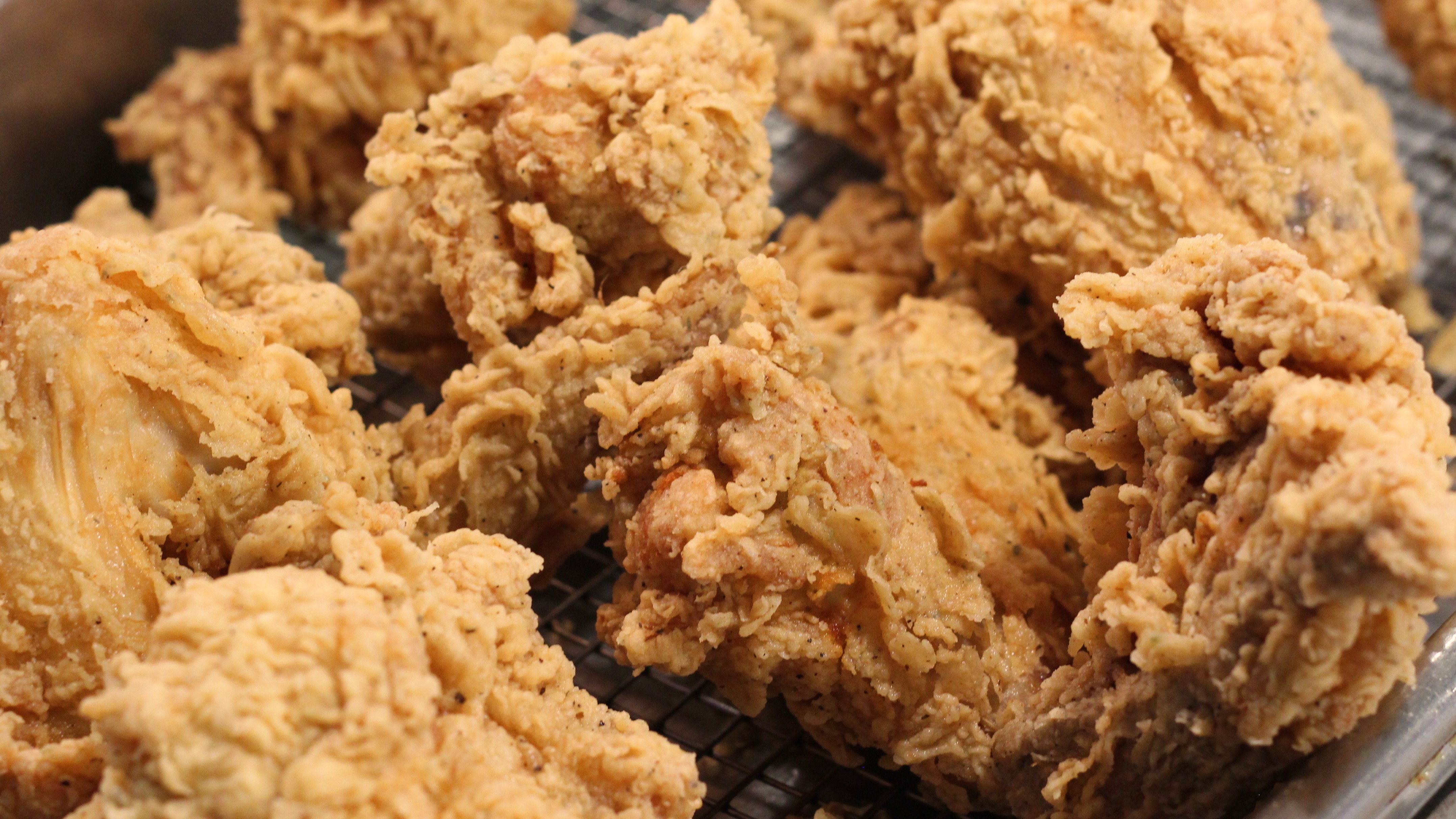 Order Fried Chicken food online from Captain King Seafood City store, Memphis on bringmethat.com