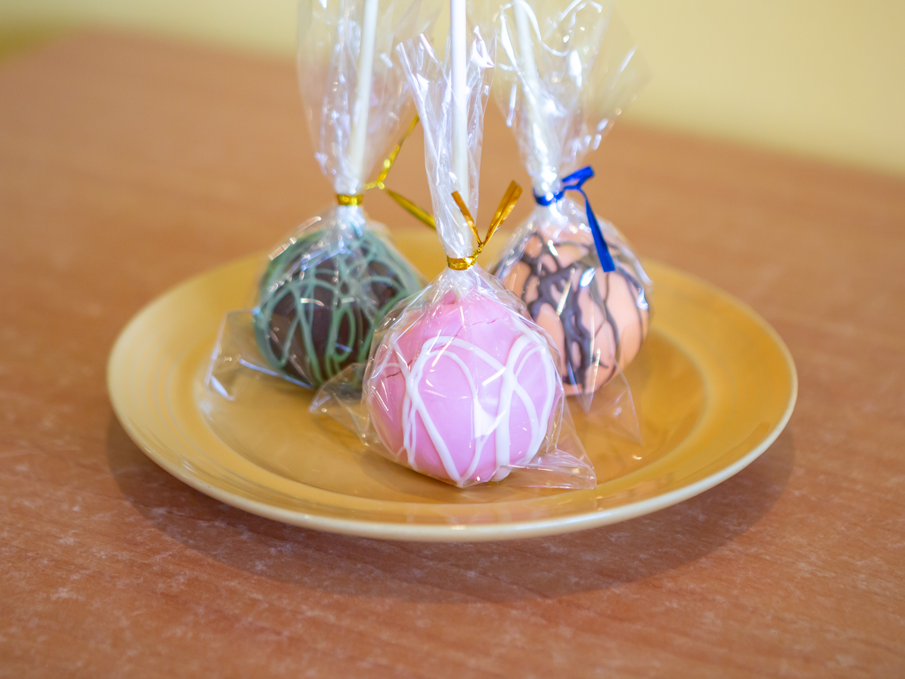 Order Cake Pops food online from The Peaberry Bean & Beats store, Whitmore Lake on bringmethat.com