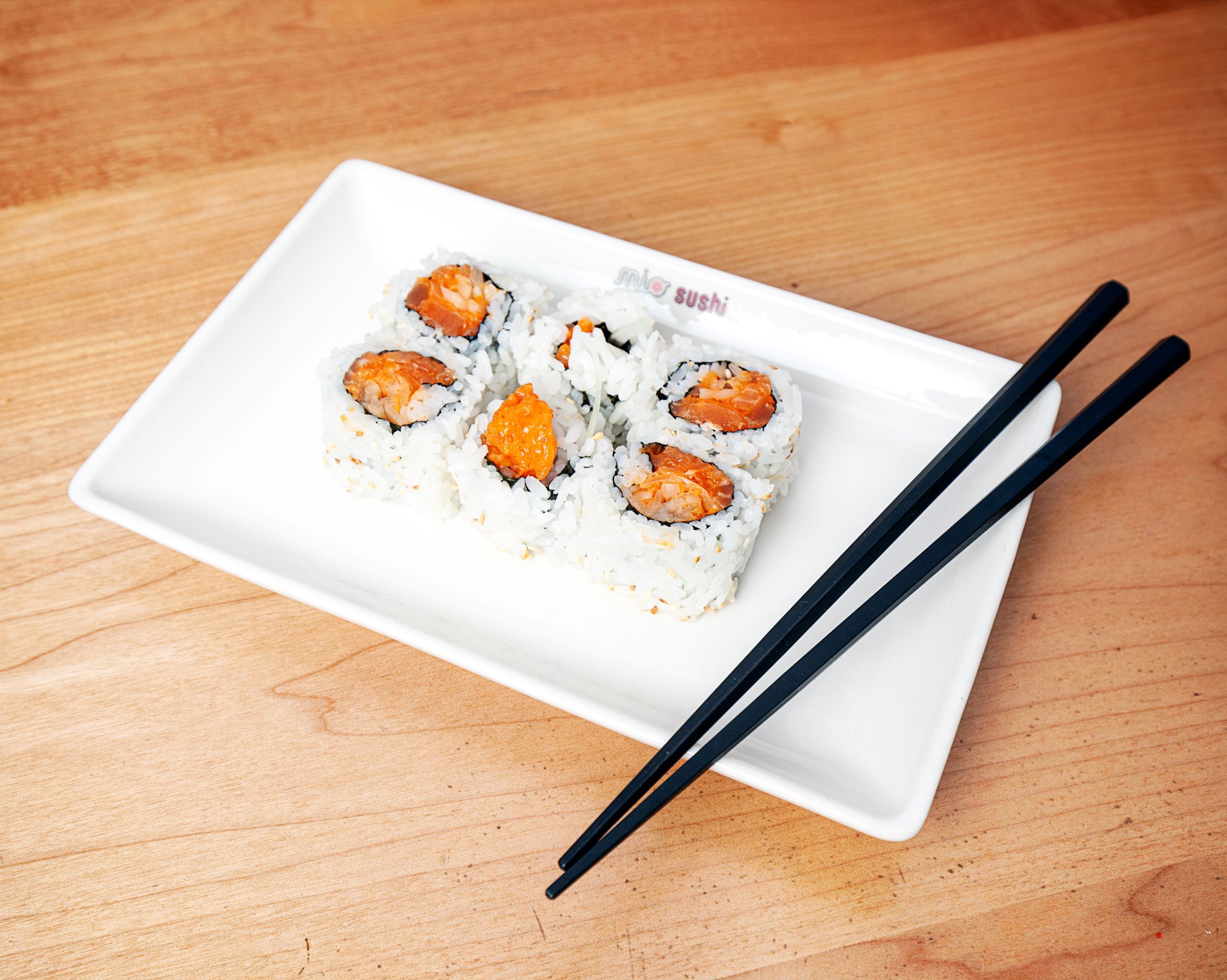 Order Spicy Salmon Roll food online from Mio Sushi store, Beaverton on bringmethat.com