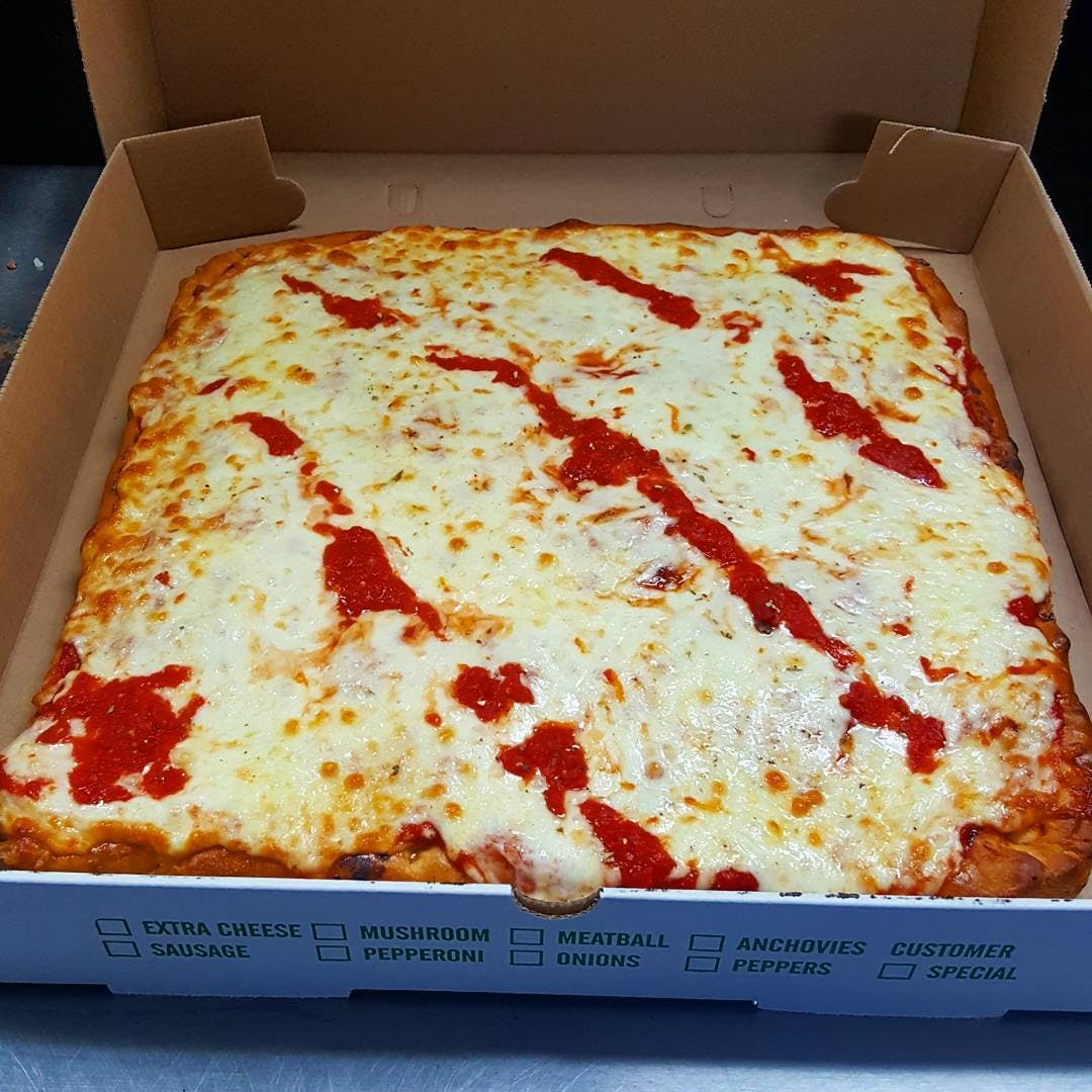 Order Sicilian Pizza - Large 16'' food online from Pizzería De Leonardo store, Leonardo on bringmethat.com