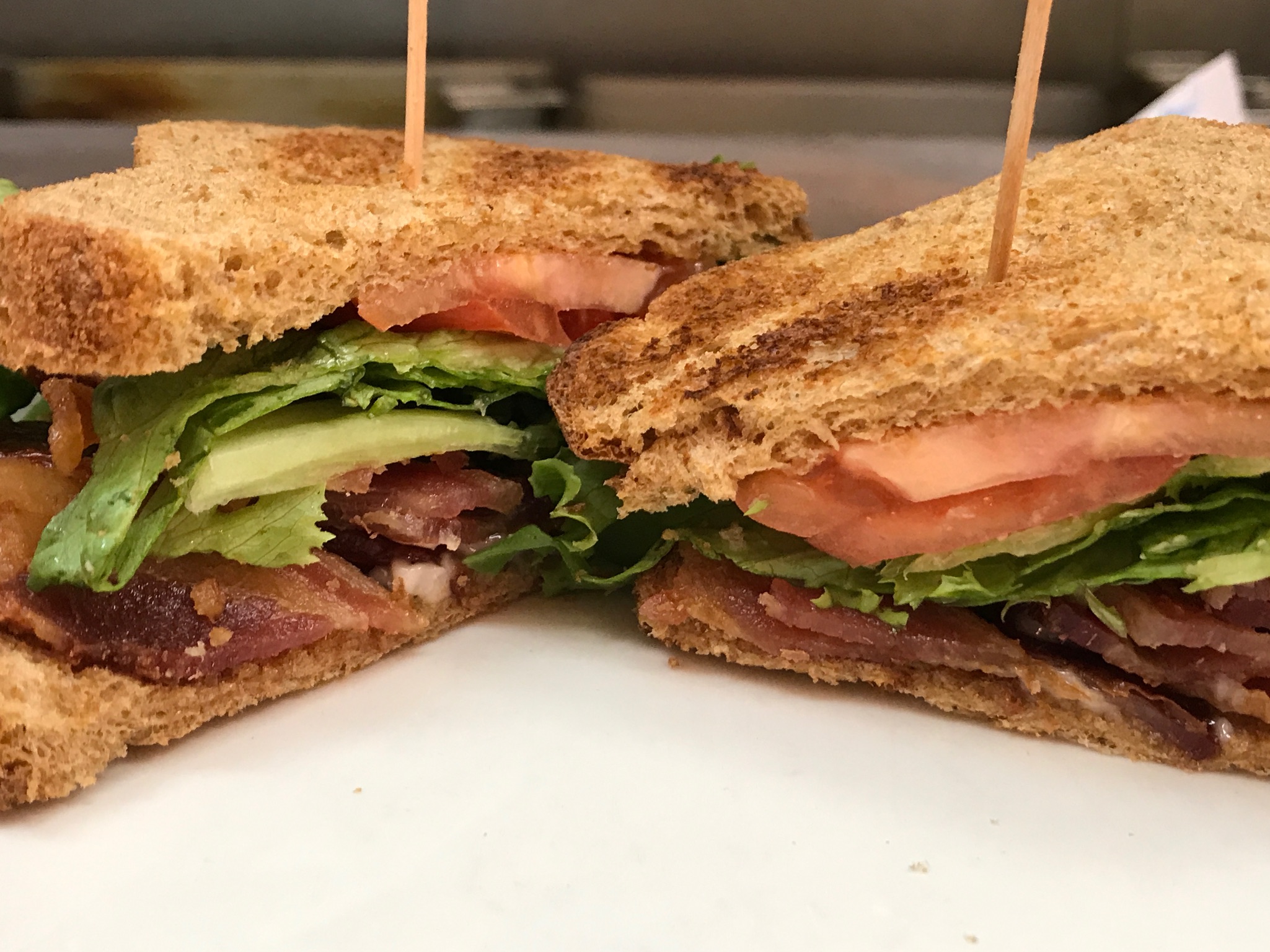Order BLT Sandwich food online from Mama Daughters' Diner store, Plano on bringmethat.com