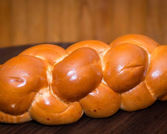 Order Plain Challah (1.25 lb) food online from Izzy's Brooklyn Bagels store, Palo Alto on bringmethat.com
