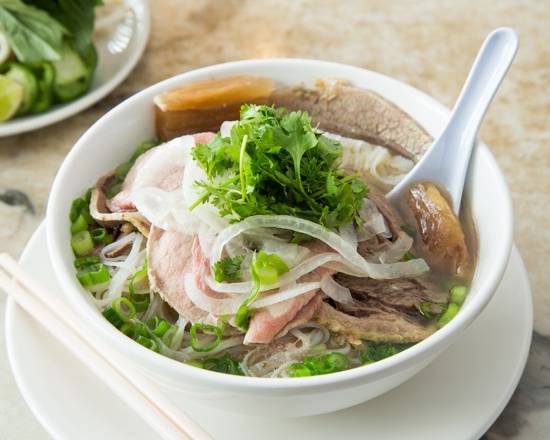 Order 21 Special Combination Noodle Soup food online from Pho Linh store, Quincy on bringmethat.com
