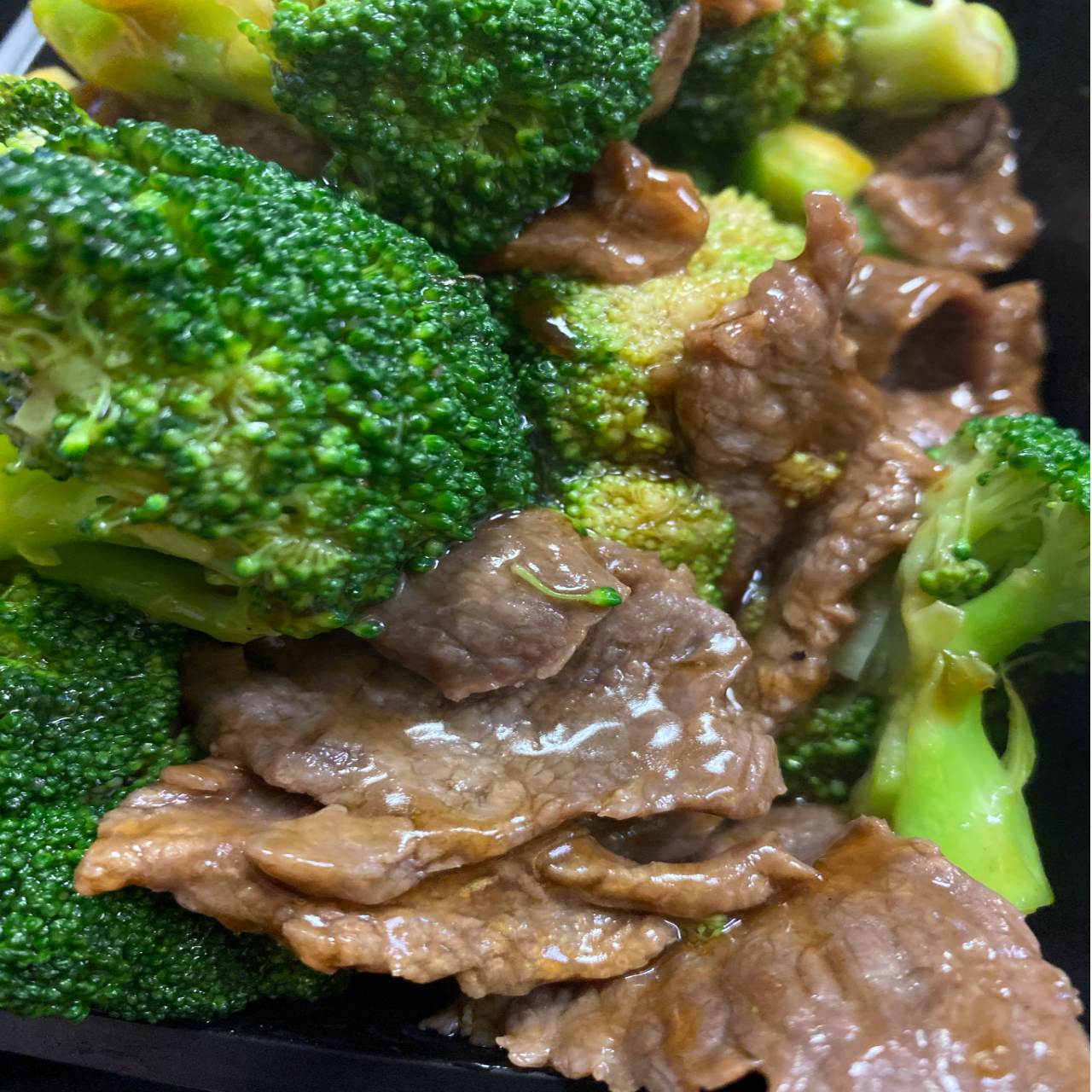 Order 187. Beef with Broccoli food online from Tsing tao 2 store, San Francisco on bringmethat.com