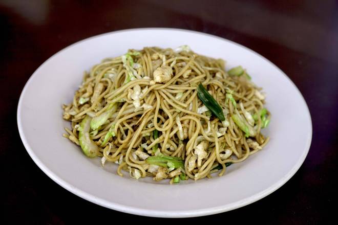 Order Chicken Chow Mein food online from Ginger Cafe store, Sunnyvale on bringmethat.com