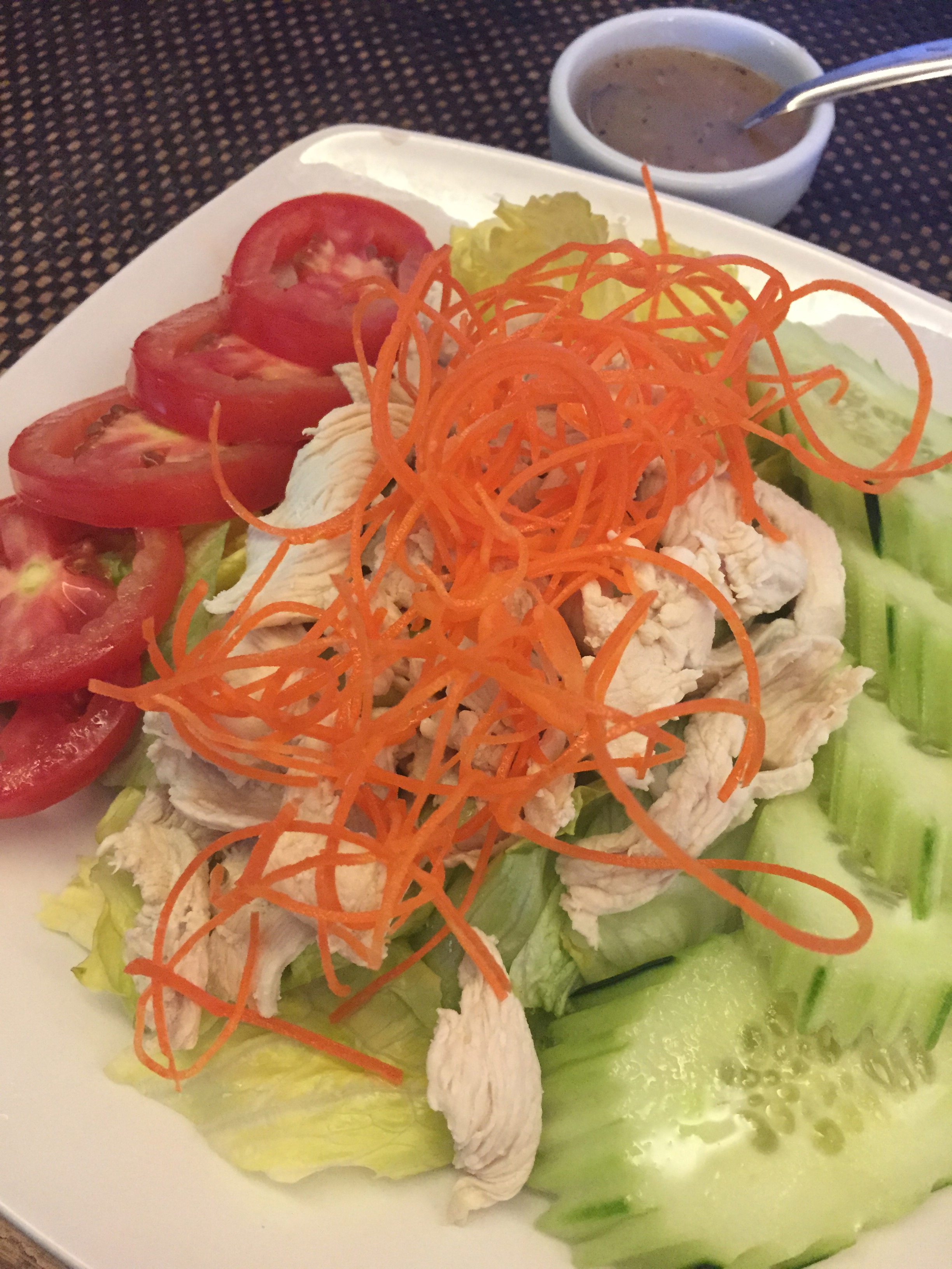 Order 26. Chicken Green Salad food online from Thai Sky Restaurant store, Long Beach on bringmethat.com