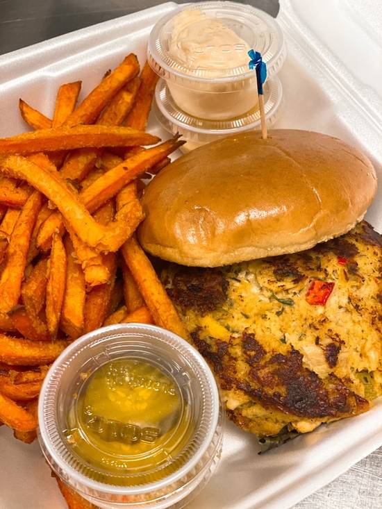 Order Crab Cake Sandwich food online from 48th Street Grille  store, Philadelphia on bringmethat.com