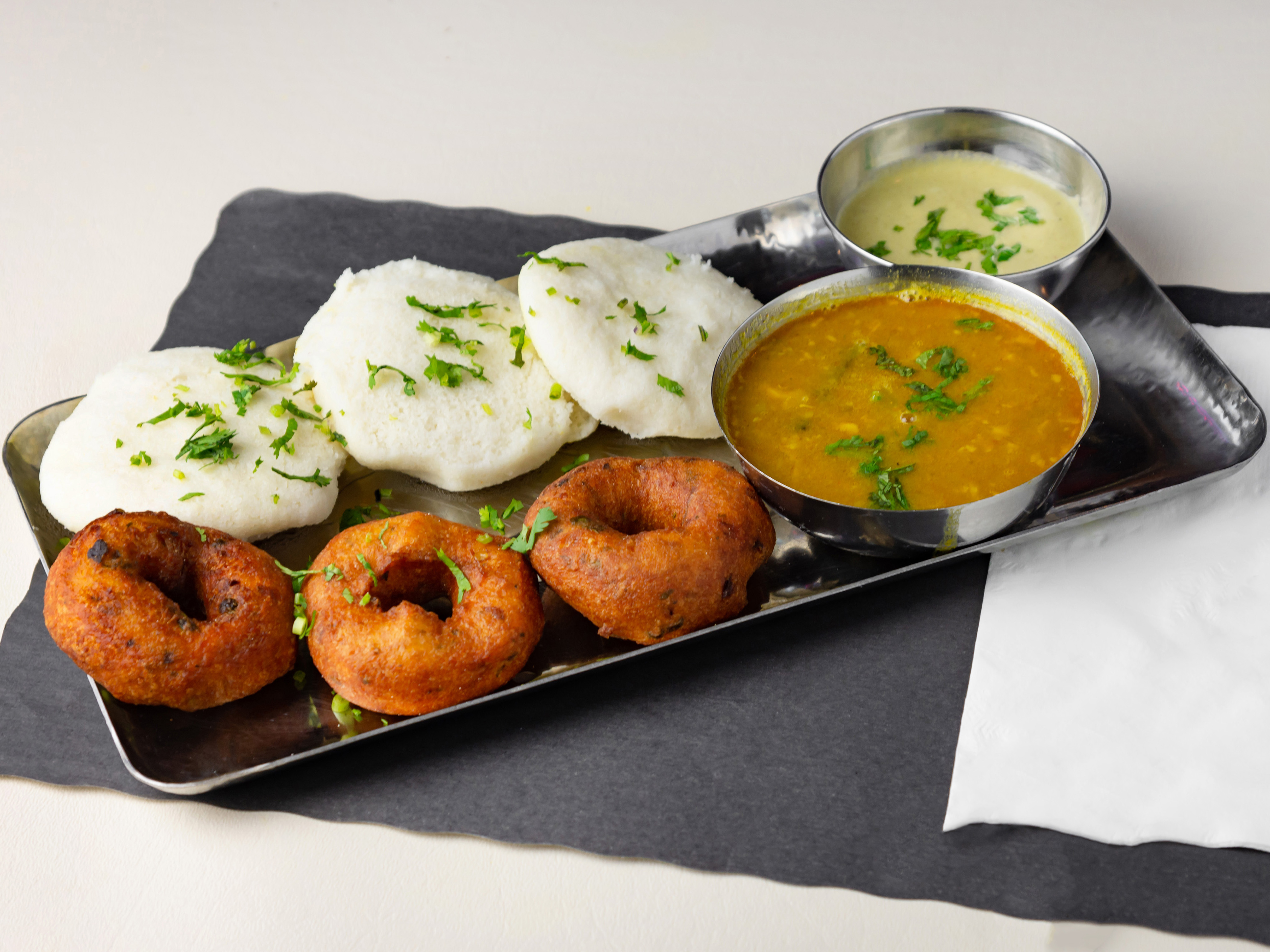 Order Idli and Vada Platter food online from Spice Palace Indian Restaurant store, Williamsburg on bringmethat.com