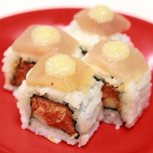 Order SPICY TUNA ROLL WITH ALBACORE food online from Sushi Koo store, Los Angeles on bringmethat.com