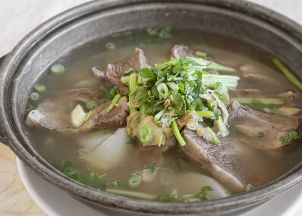 Order Beef Brisket Daikon Noodle Soup 清湯牛腩粉 food online from Asian Pearl Peninsula store, Millbrae on bringmethat.com