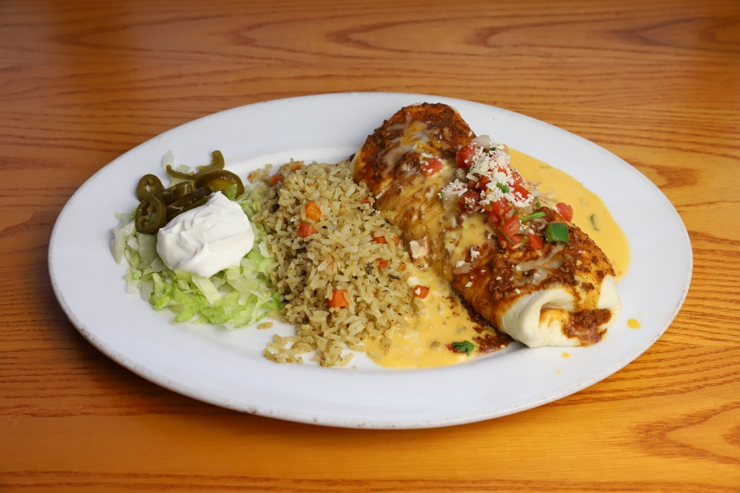 Order Burrito Beef food online from Roja Mexican Grill store, Omaha on bringmethat.com