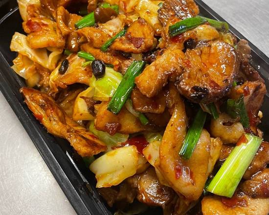 Order 回锅肉 food online from Happy China 2 store, Savannah on bringmethat.com
