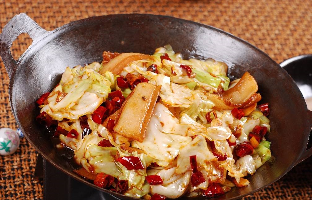 Order Griddle Spicy Cabbage with Pork 干锅包菜 food online from Le's Restaurant store, Ames on bringmethat.com