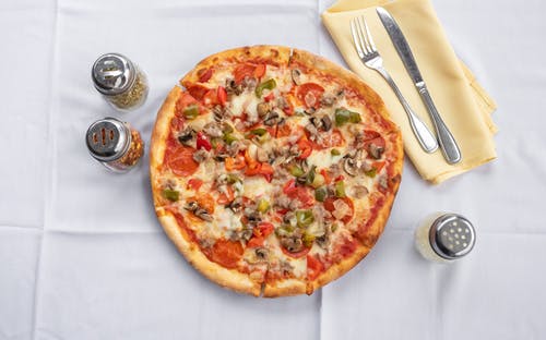 Order House Special Pizza food online from Fedora Bistro Cafe store, Lawrence Township on bringmethat.com