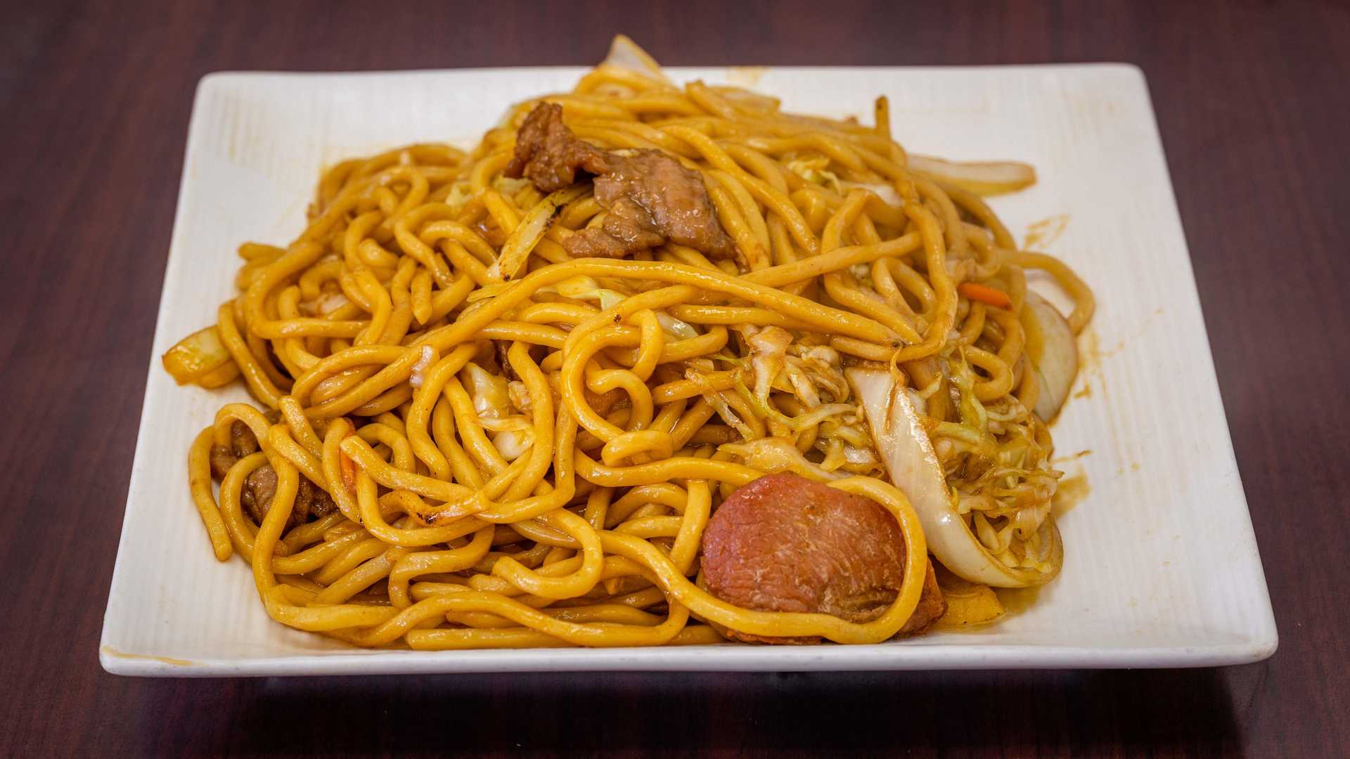 Order 81. House Special Chow Mein food online from Xing Yuan store, Alameda on bringmethat.com