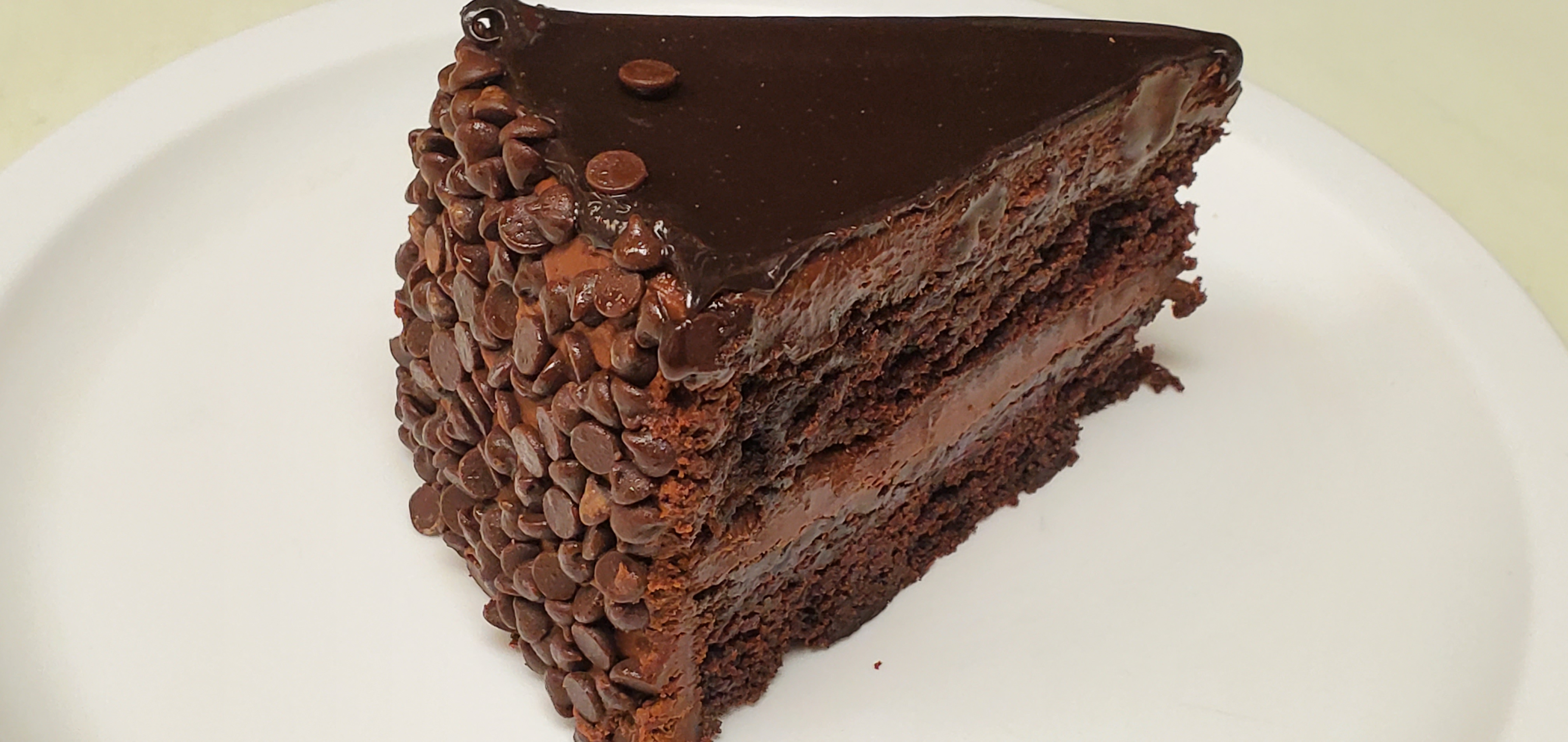Order Chocolate Cake food online from Ove Pizzeria store, Studio City on bringmethat.com