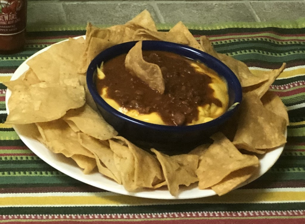 Order Chili Cheese and Beef Dip food online from Trini Mexican Carry Out store, New Baltimore on bringmethat.com