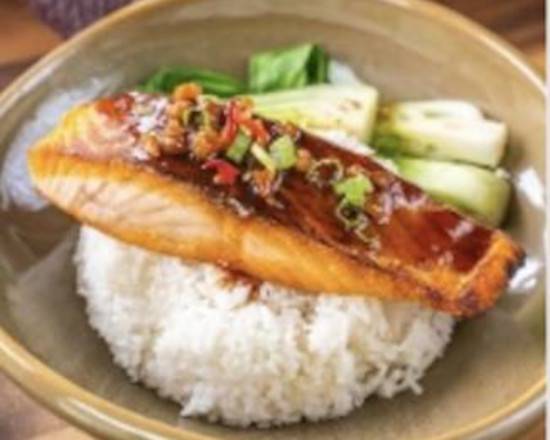 Order Soy Glazed Salmon (Ca Kho) food online from Pho Me Vietnamese Kitchen store, Mooresville on bringmethat.com