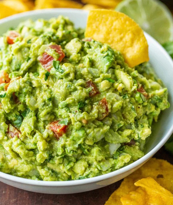 Order Side of guacamole 8oz food online from Danny's Deli store, Flushing on bringmethat.com