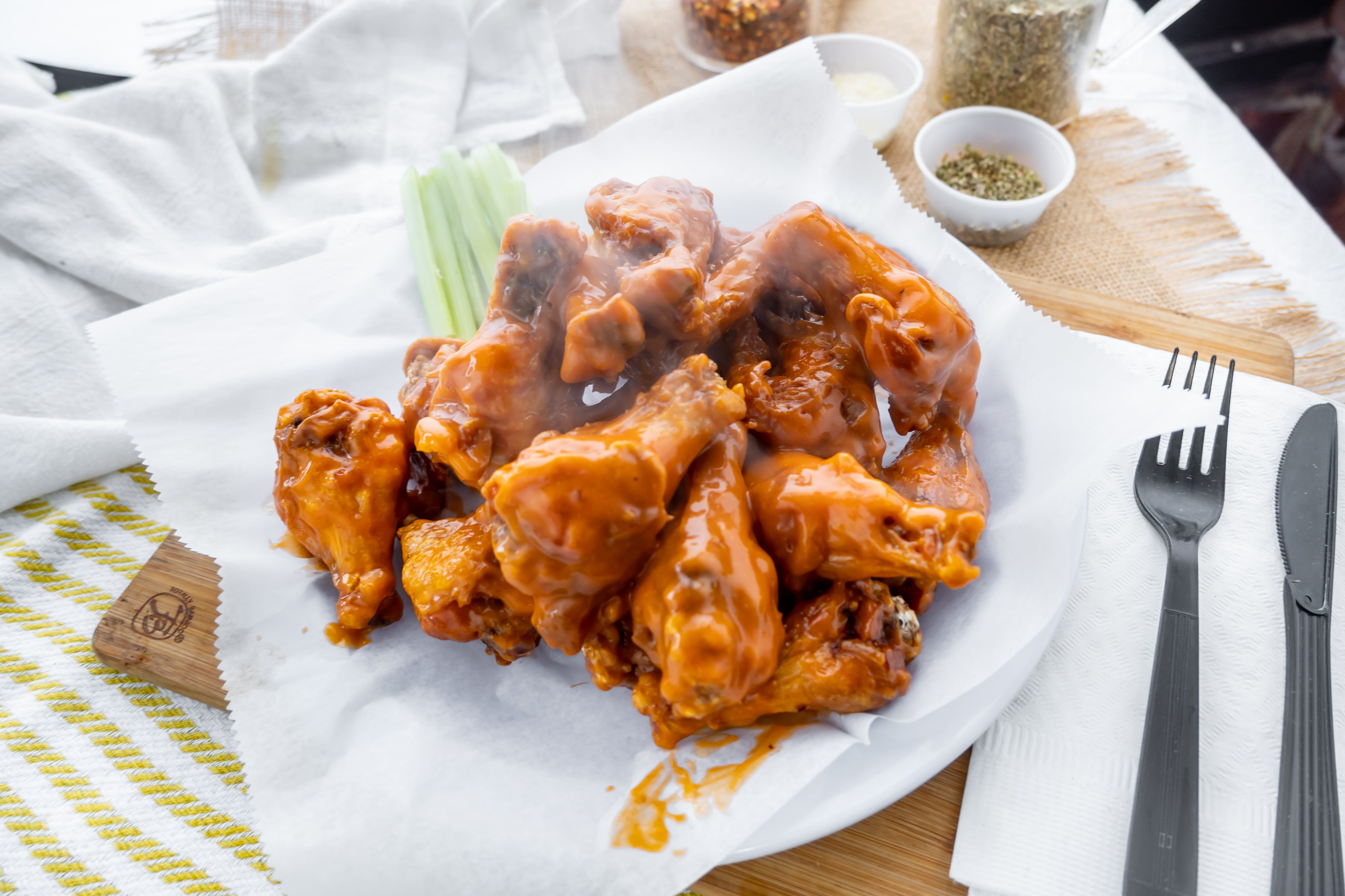 Order Buffalo Wings - 20 Pieces food online from Pete's Pizza store, Philadelphia on bringmethat.com