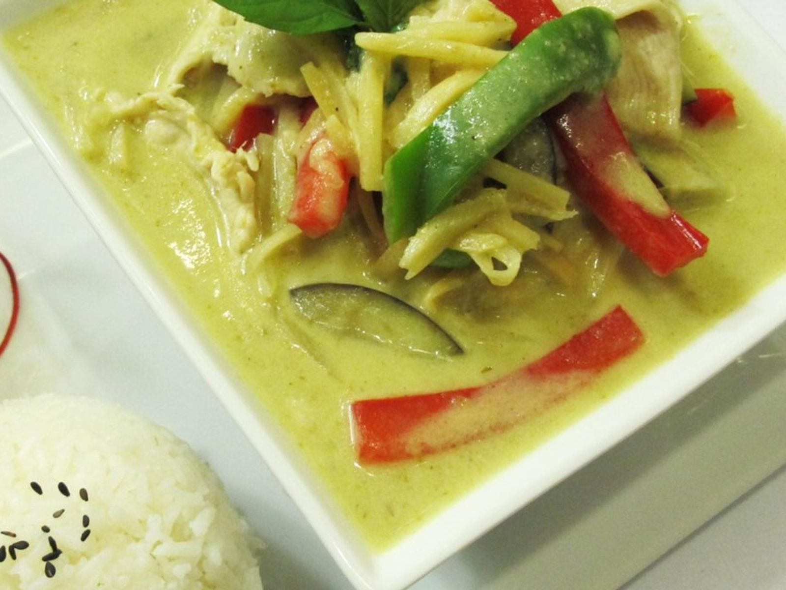 Order GREEN CURRY food online from Pinto Urban Thai Diner store, Richardson on bringmethat.com