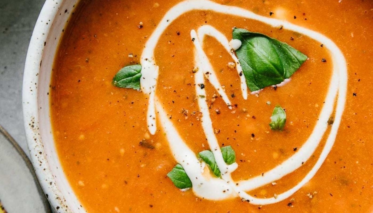 Order Frozen Pint- Tomato Basil Bisque food online from Seasons & Regions Seafood Grill store, Portland on bringmethat.com