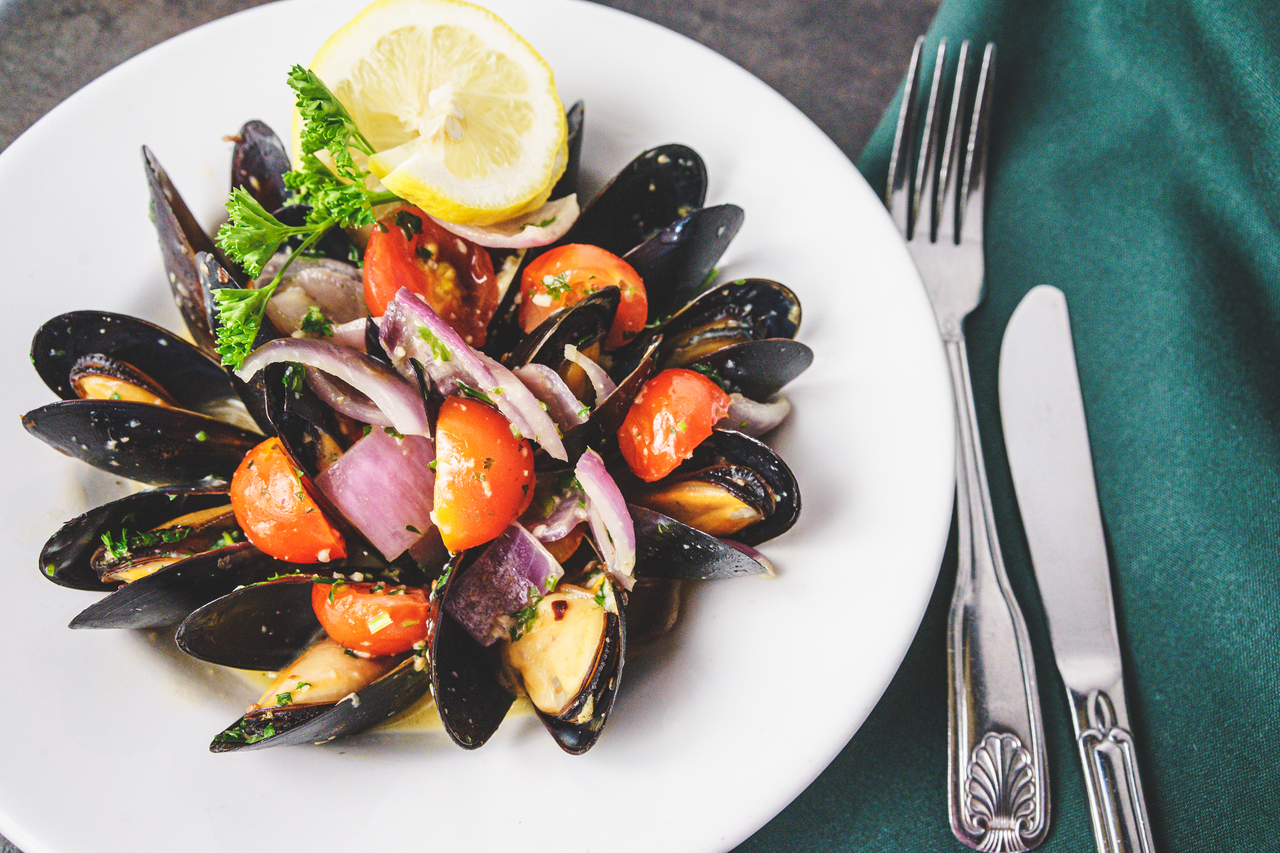 Order Cozze Bowl food online from Valentino Restaurant store, Baltimore on bringmethat.com