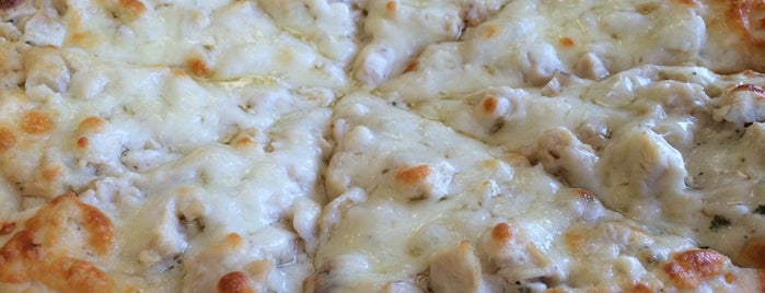 Order Chicken Alfredo Pizza food online from Mega Pizza store, Raleigh on bringmethat.com