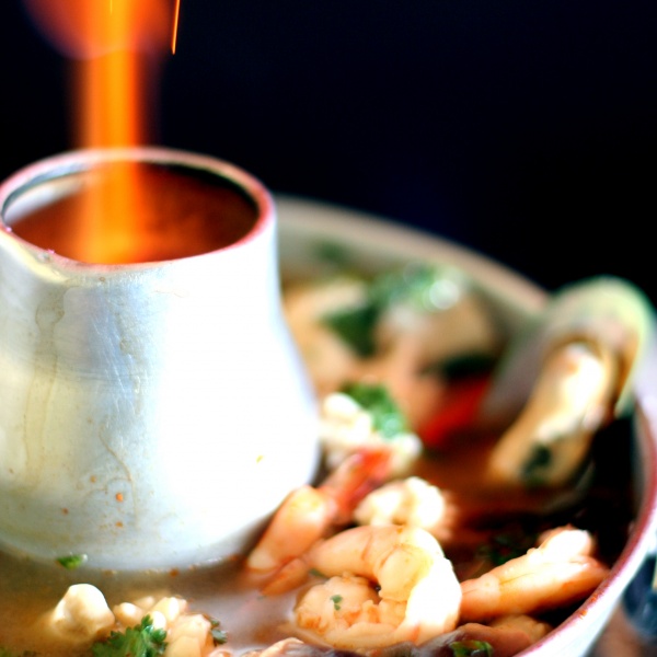 Order Spicy Seafood Soup (Full Size) food online from Narai Thai Cuisine store, Downey on bringmethat.com