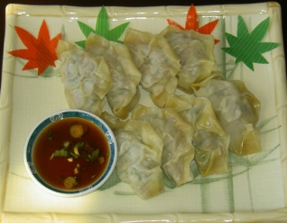 Order A6. Steamed Dumplings food online from 88 Chinese & Sushi Sherman Oaks store, Van Nuys on bringmethat.com