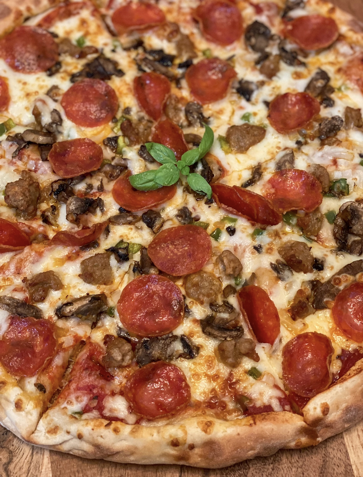 Order Deluxe Pizza food online from Super Baked Pizza store, Braselton on bringmethat.com