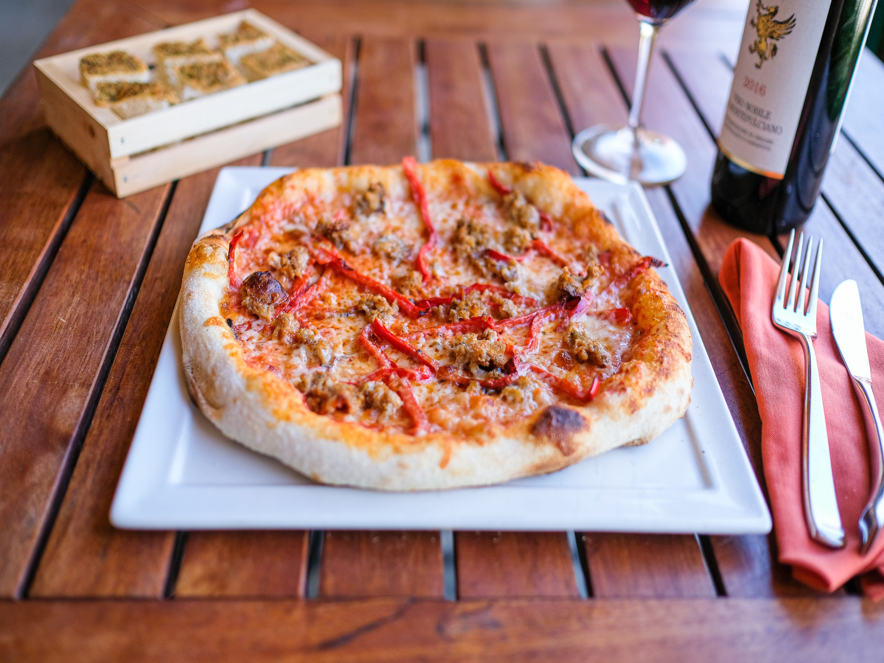 Order Salsiccia Pizza food online from Solare Ristorante Italiano Pizzeria Lounge store, San Diego on bringmethat.com