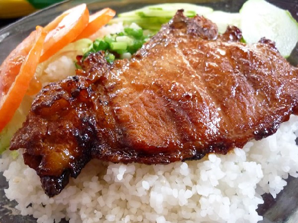 Order Caramelized Pork Rice Plate food online from Hello Vietnam Pho&Roll store, Scottsdale on bringmethat.com