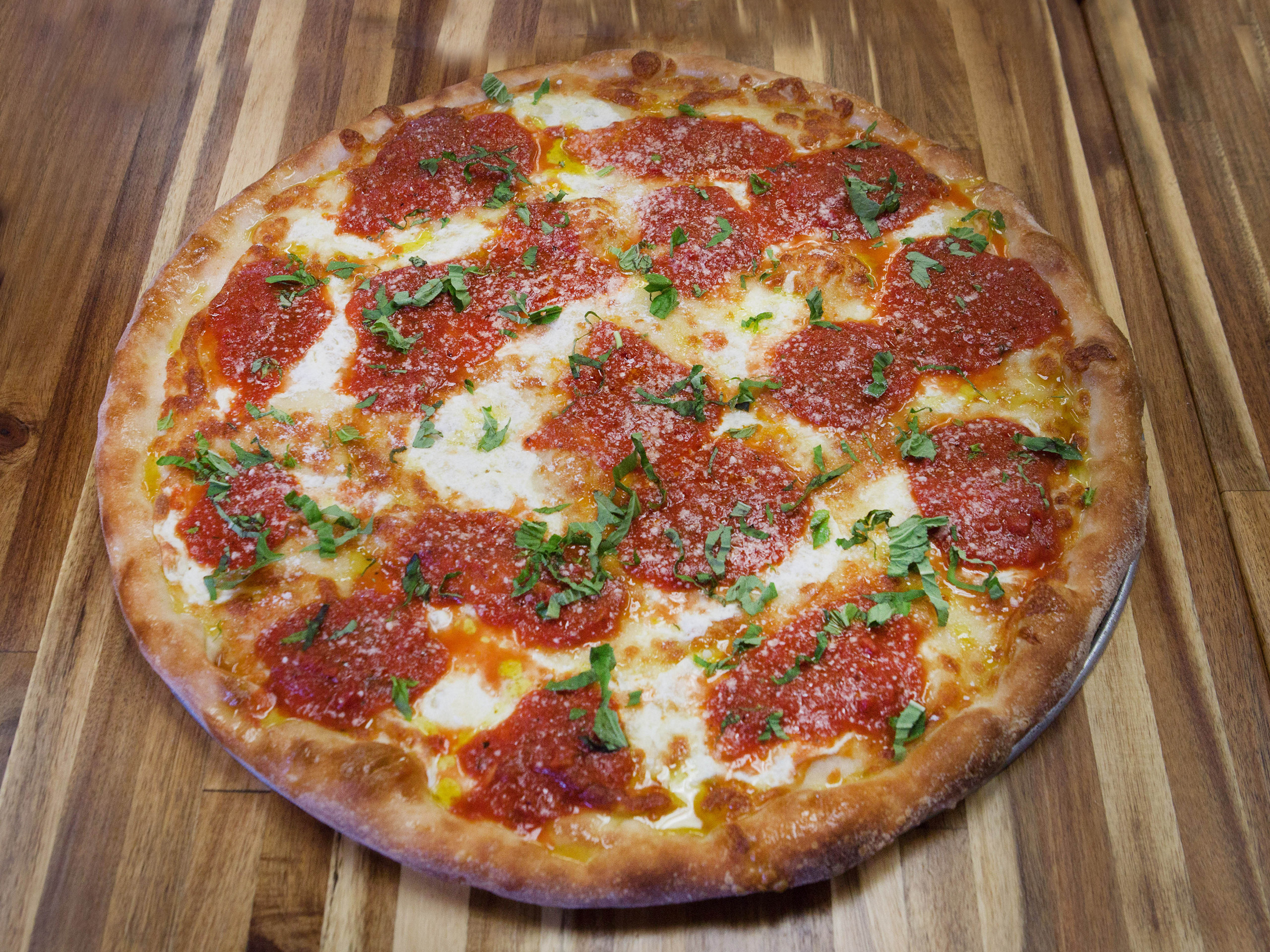 Order Fresh Mozzarella Margherita Pizza food online from Bardolino Pizza 2 store, New York on bringmethat.com