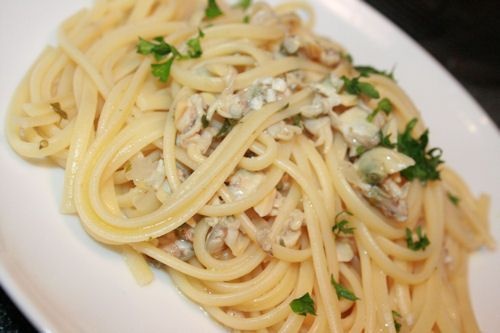 Order Fettuccini Vongole food online from Zorbas Pizza store, Millbrae on bringmethat.com