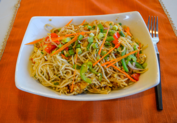 Order Schezwan Vegetable Noodles food online from Nanking Asian Fusion Indo Chinese Restaurant store, Franklin on bringmethat.com