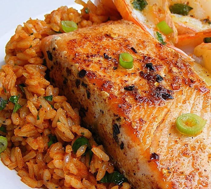 Order Grilled Salmon Bowl food online from Janik's Cafe store, Chicago on bringmethat.com