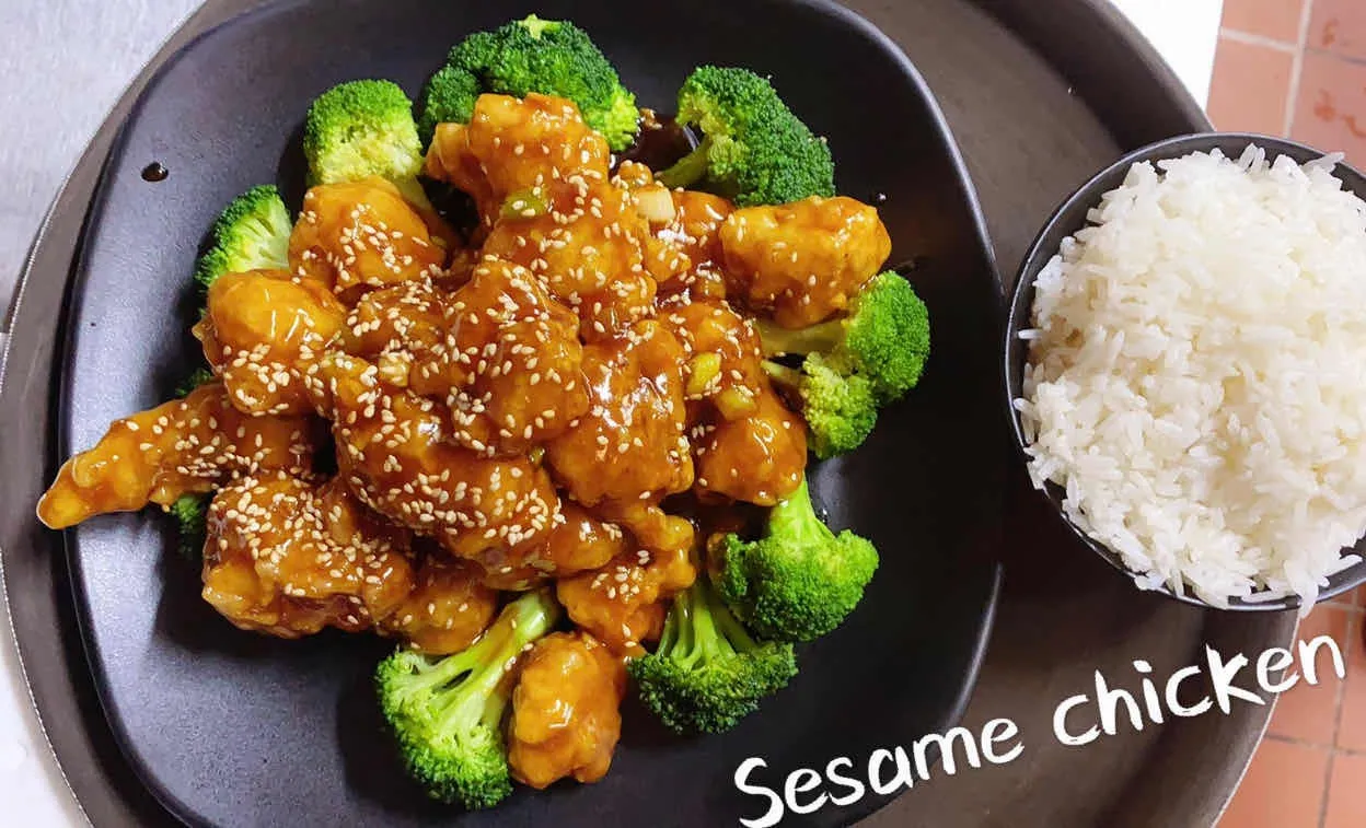 Order R3. Sesame Chicken Rice food online from King Noodle And Bar store, Killeen on bringmethat.com