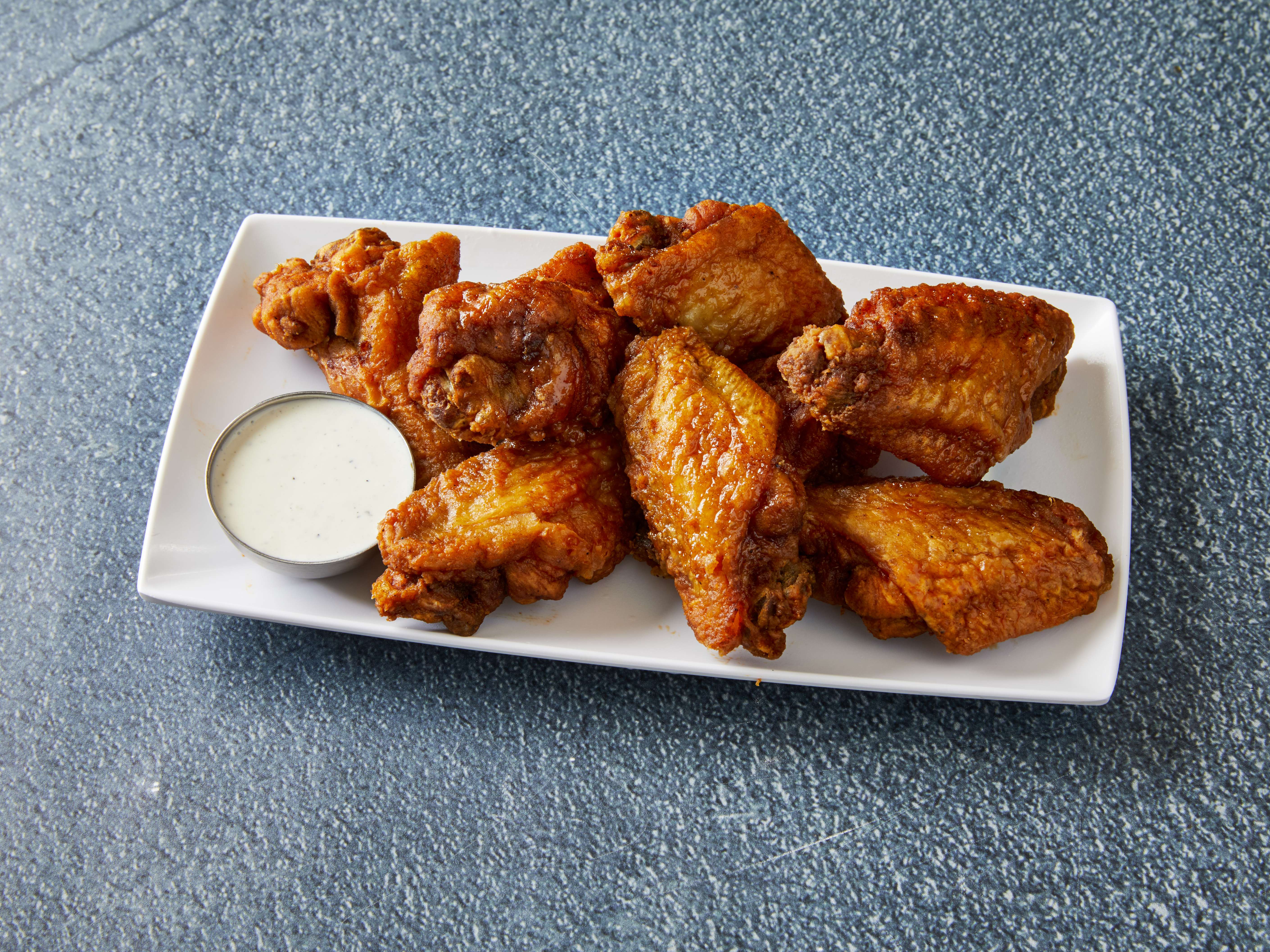 Order Jumbo Buffalo Wings food online from Pete's Pizza store, Chicago on bringmethat.com