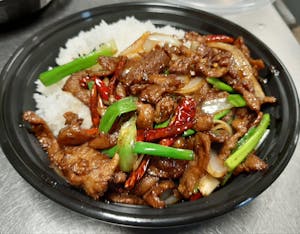Order (AD) Mongolian Beef Lunch 蒙古牛 food online from La Bu La store, Bellevue on bringmethat.com