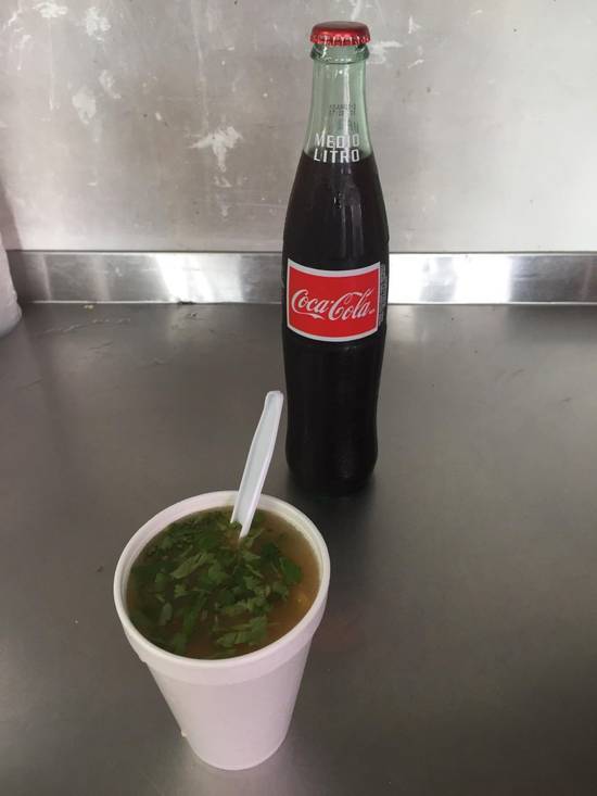 Order Mexican Coke (500 ml) food online from Taqueria la indomable store, Humble on bringmethat.com