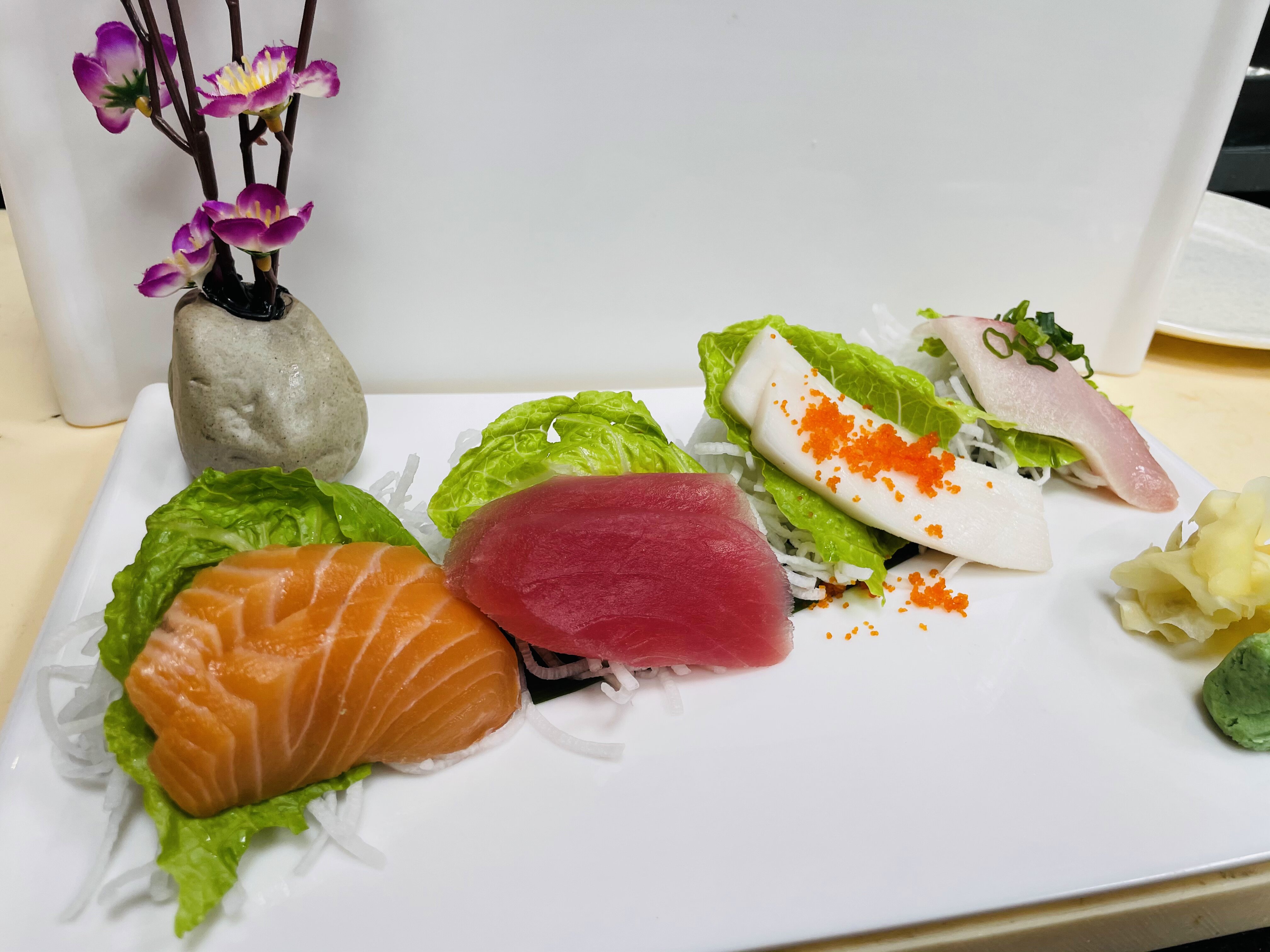 Order 8. Sashimi Appetizer food online from Asian Cuisine & Sushi Bar store, Salt Lake City on bringmethat.com