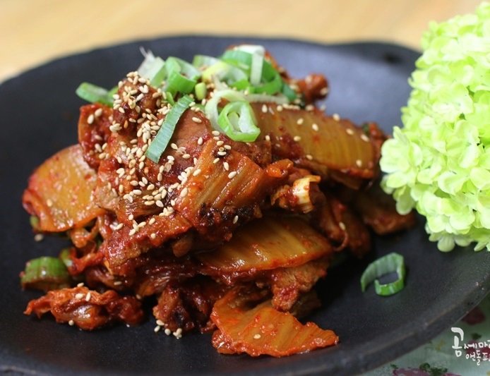 Order P-71. Stir-fried Pork Belly with Kimchi (김치제육/炒泡菜和五花肉) food online from Restaurant Namsan store, Los Angeles on bringmethat.com